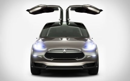 Клиенты Tesla Motors получат свои электрокроссоверы до конца лета