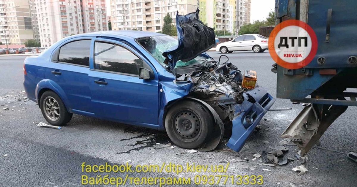 ДТП на Академгородке_1 / © facebook.com/dtp.kiev.ua