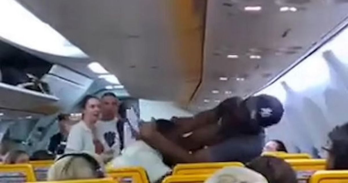 Драка в самолете