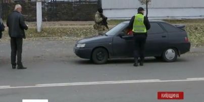 В Славутиче разыскивают стрелка, ранившего 2 полицейских