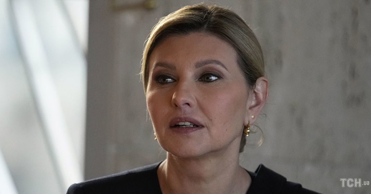 Әйелі мастурбация жасайды және порно видео