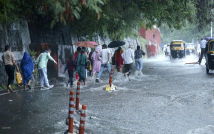 Индия и Непал страдают от разрушительных наводнений: погибли по меньшей мере 150 человек