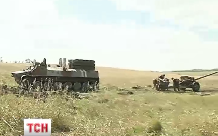 Военные устроили стрельбы из пушек на Запорожье