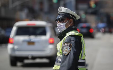 Понад 6 тисяч офіцерів на лікарняному: у Нью-Йорку на коронавірус масово нездужають поліцейські