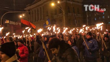 Початок смолоскипної ходи на честь Бандери в Києві_05 / © ТСН.ua