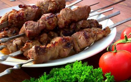 Шашлычный уикенд. Киевляне проигнорировали запрет жарить мясо в неположенных местах