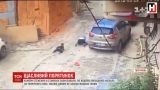 Камери стеження у Стамбулі зафіксували, як жінка випадково наїхала на свого сина