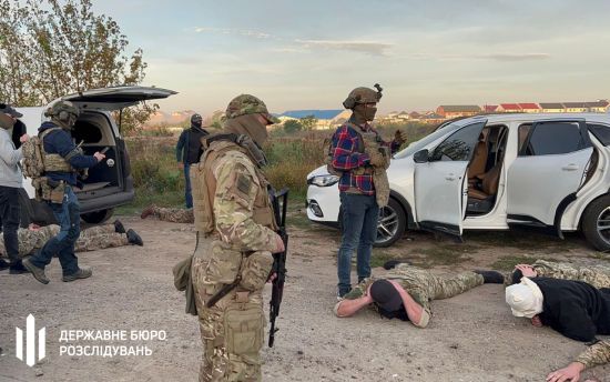 Вивісив на будинку прапор РФ: в Одесі на 15 років засудили зрадника України (фото)