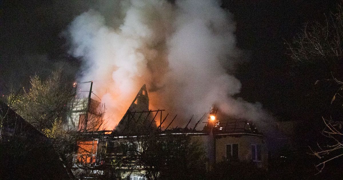 Пожежа у триповерховому будинку у Києві_6 / © Информатор