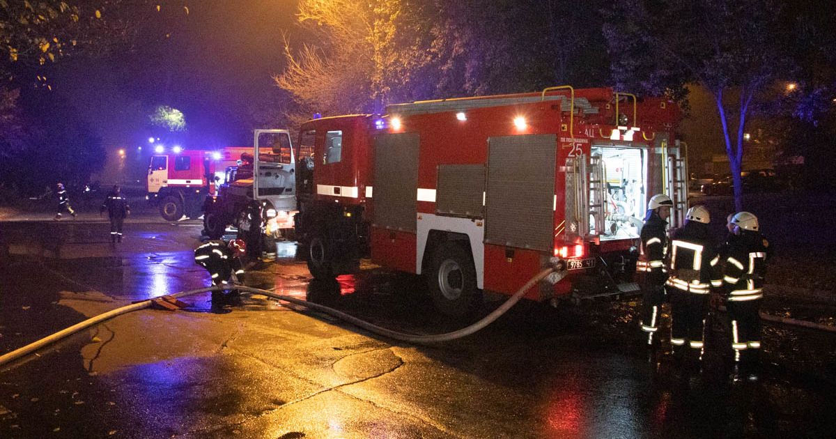 Пожежа у триповерховому будинку у Києві_4 / © Информатор