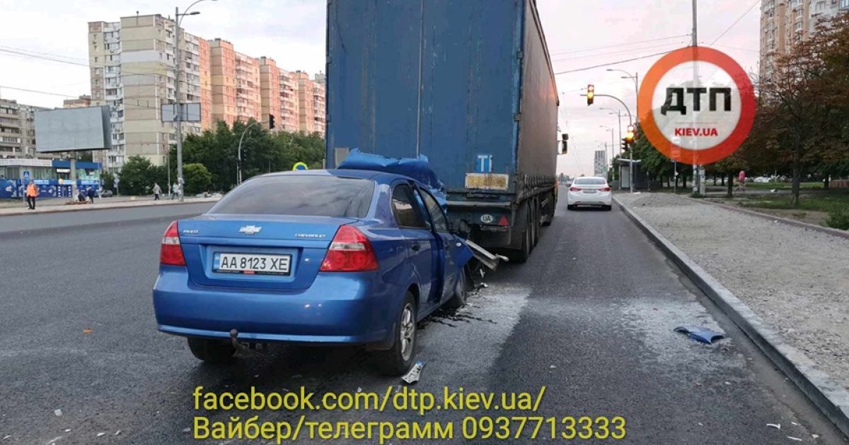 ДТП на Академгородке_4 / © facebook.com/dtp.kiev.ua