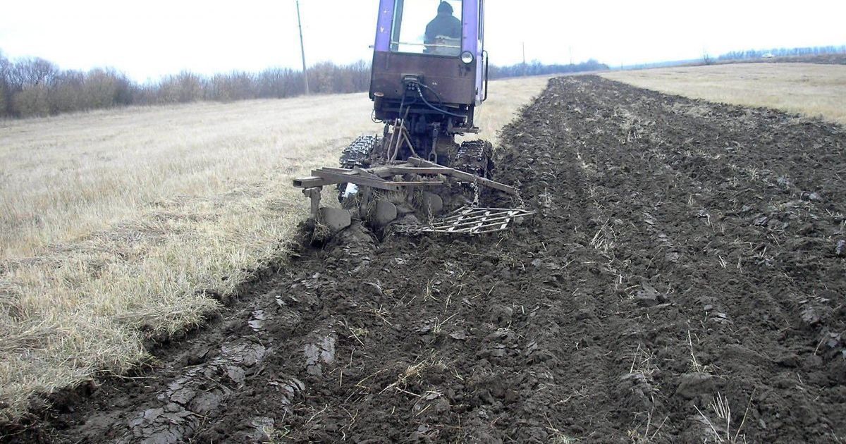 В Украине действует запрет на продажу земель сельхозназначения