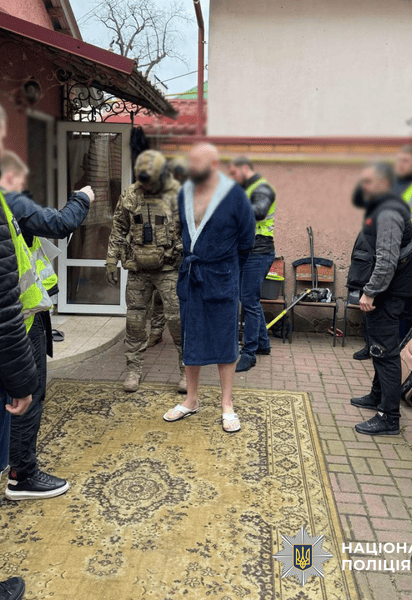 Задержанный сутенер