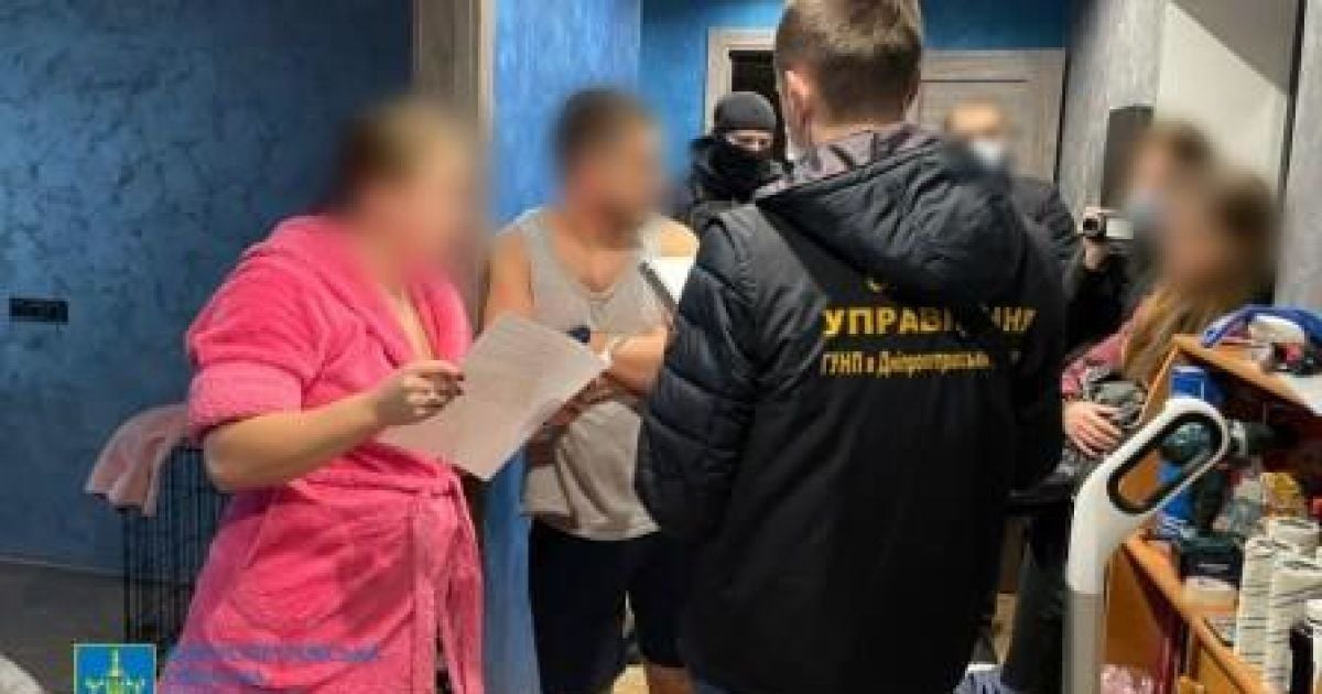 "Магазин" на диване с оборотом в три миллиона: в Днепре разоблачили дерзкую мошенническую схему