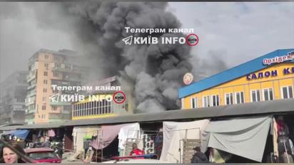 У Києві на Борщагівці палає ринок
