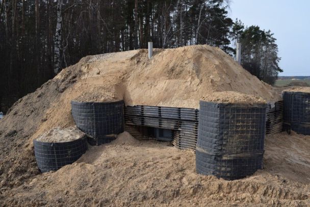 Захисні споруди на кордоні в Чернігівській області / © Голова Чернігівської ОВА В'ячеслав Чаус