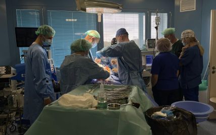 Підозрювали каміння, а виявили рак: у Львові жінці провели рідкісну операцію (фото)
