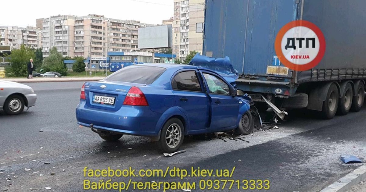 ДТП на Академгородке_5 / © facebook.com/dtp.kiev.ua