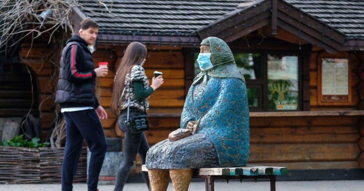 В Киеве выявили более 440 новых случаев коронавируса и 12 смертей: ситуация в районах столицы 3 октября