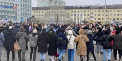 Странный перформанс: в российском Якутске песнями и хороводами женщины протестовали против мобилизации (видео)