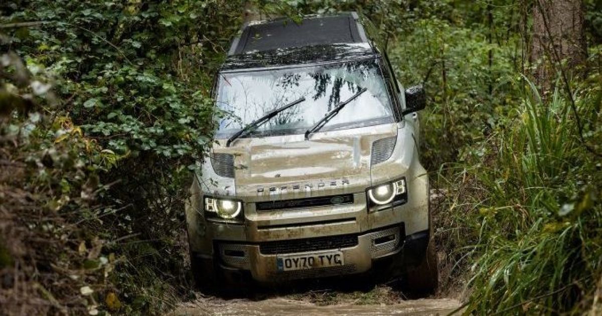 В Украину прибудет новый трехдверный Land Rover Defender: сколько он будет стоить