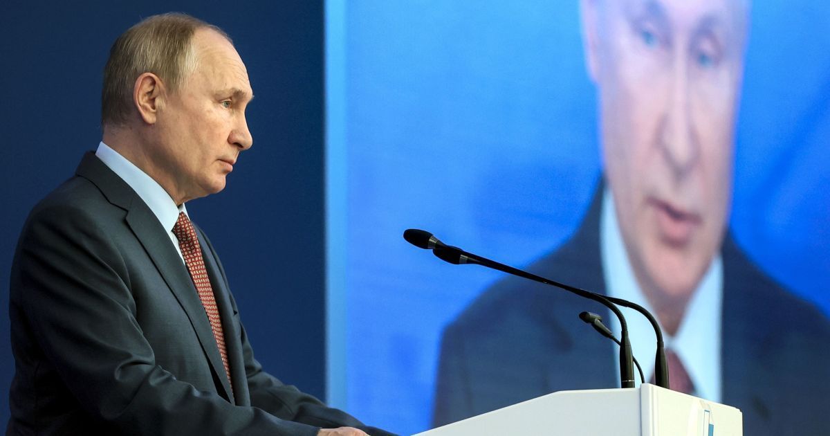 Путин назвал Украину "территорией у порога России" и заявил, что "США делают то, что хотят"