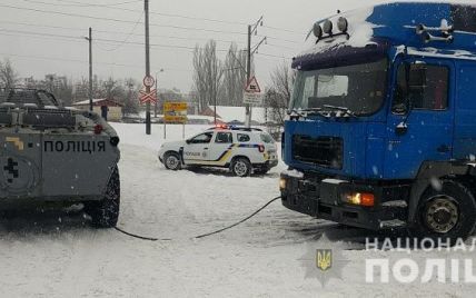 Непогода в Киеве: для спасательных операций задействовали БТР