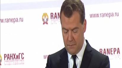 Медведєв розповідаючи про економіку Росії, згадав про Україну