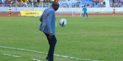 Африканський тренер показував свої вміння і кумедно гепнувся у матчі відбору ЧС-2018