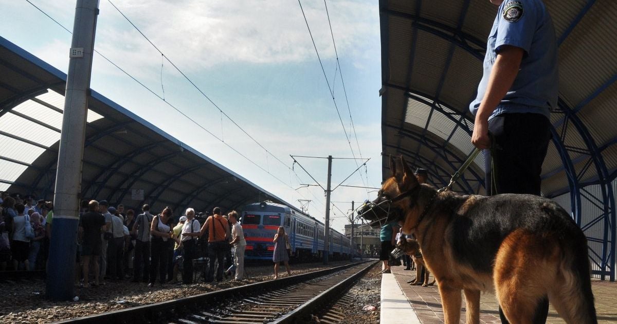 У Києві потяг збив 17-річну дівчину у навушниках