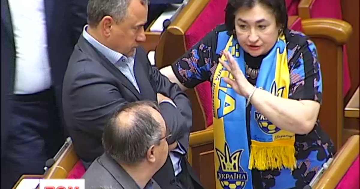 Четверг в Раде: ожидание футбола, квоты на музыку и провал спецконфискации