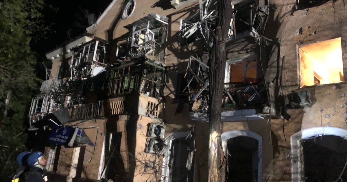 У Запоріжжі російська ракета влучила у житловий сектор: в ОВА показали наслідки атаки