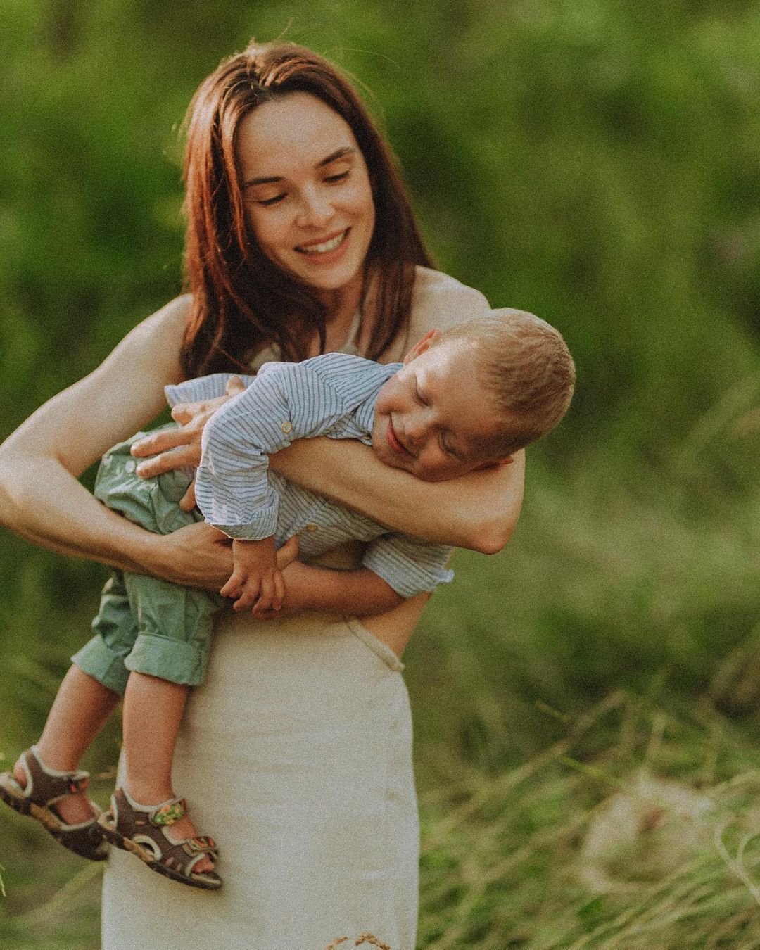 Жена Тимура Мирошниченко с приемным сыном / © instagram.com/_inna_mi_