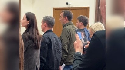 Вместо патриотизма — пикантные фото: в Киевской области депутата поймали за странным занятием на сессии