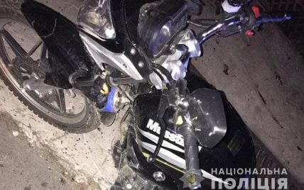 Во Львовской области 17-летний байкер сбил сверстника и врезался в другой мотоцикл