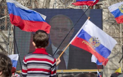 Малюють Путіна і співають гімн РФ: прокурорка розповіла, як російські окупанти в Криму намагаються "ламати" дітей