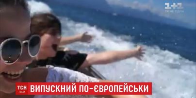 Учні львівської гімназії відмовились від випускного та вирушили в подорож до Італії