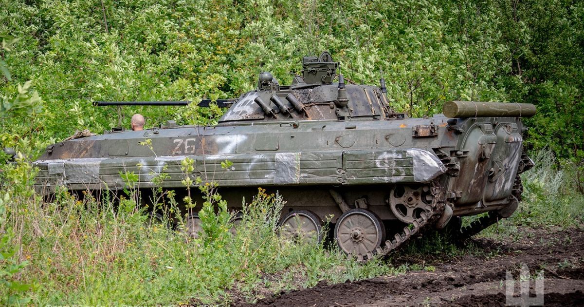 Російська БМП-2 / Фото: Facebook 68 окрема єгерська бригада ім. Олекси Довбуша