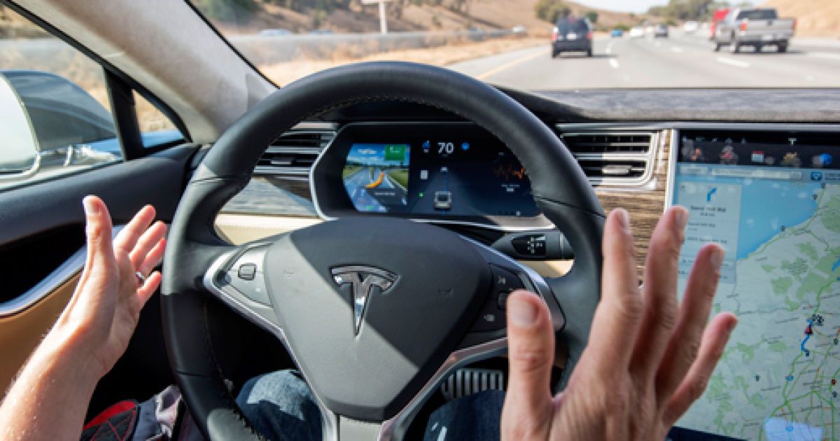 Tesla Model S на "автопилоте" пересек США