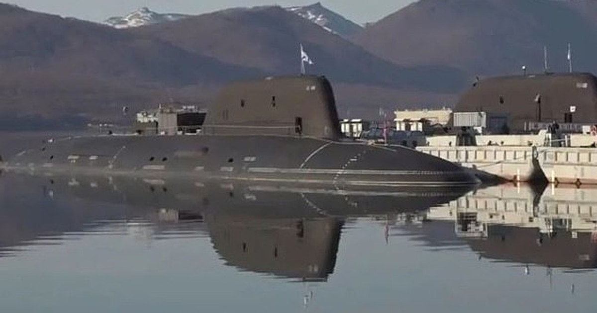 Два російські підводні човни класу "Ясень" з крилатими ракетами пришвартовані до бази «Рибачий»