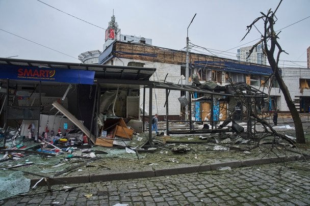 "Падали куски крыши, дышать было нечем": киевляне о моменте попадания на метро "Лукьяновская"