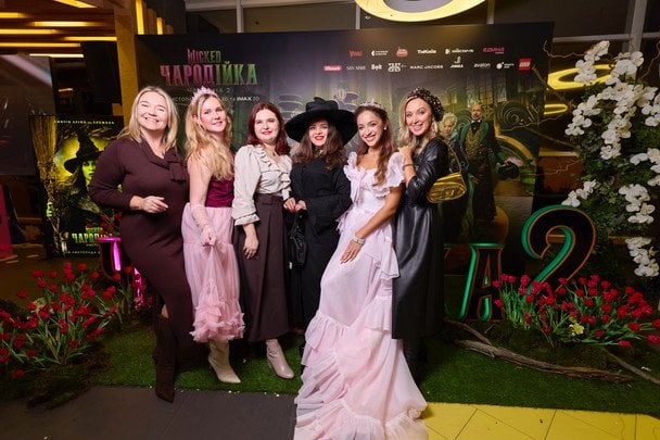 Ольга Нічухіна, Анна Луценко, Тетяна Колчанова, Аліна Онопа, Alyara, Ольга Женевська/Фото David Neparidze