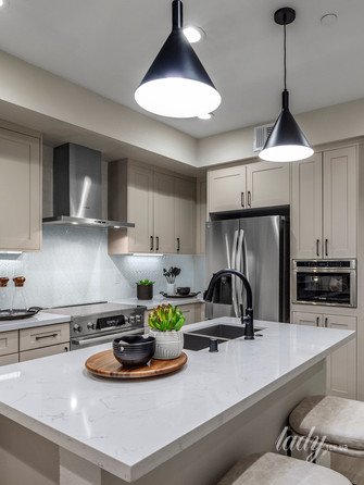 Топ-6 поєднань стільниці та фартуха на кухні, які мають бездоганний вигляд