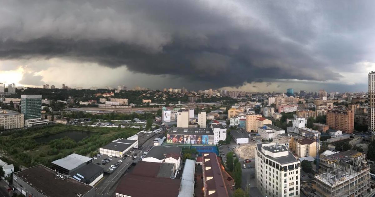 "Жовтий" рівень небезпеки. Синоптики попередили про грози у Києві