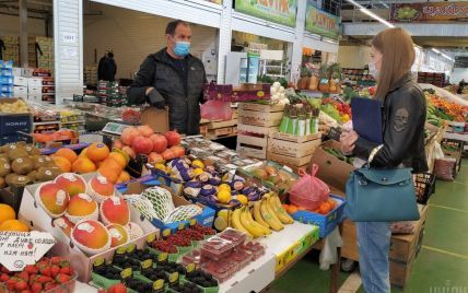 В Киеве начали открывать продовольственные рынки