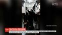 Болельщики ФК "Карпаты" разгромили три вагона поезда "Львов-Запорожье"