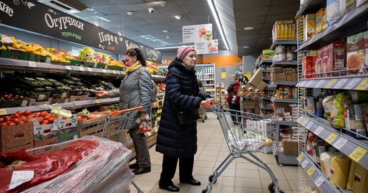Виносять все і одразу з кошиком: у російських магазинах після початку війни почастішали крадіжки
