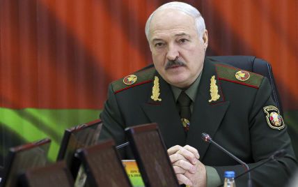 Лукашенко заявил, что его хотели убить из оружия, которое Украина снабжала контрабандой