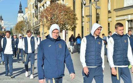 Футболісти збірної України прогулялися сонячною Трнавою перед матчем зі Словаччиною