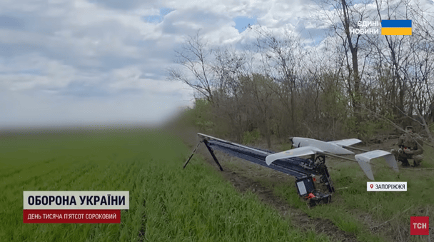 БПЛА, який полює на важливу зброю: воїни ЗСУ показани новий український дрон (відео)